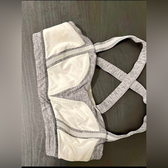 Lululemon Sport Bras Size 2 - Picture 3 of 4